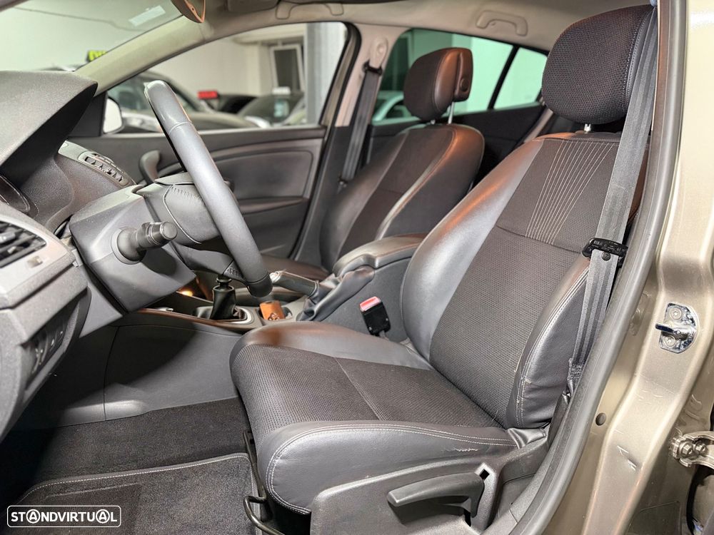 Renault Mégane 1.5 dCi Dynamique S - 14