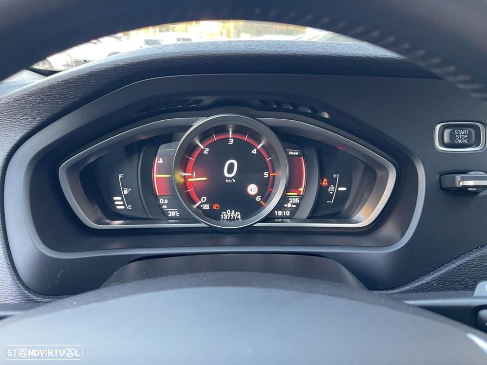 Volvo V40 2.0 D2 Momentum - 24