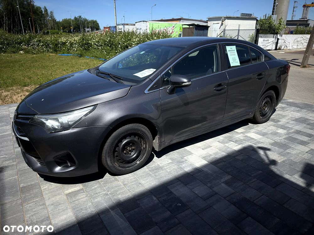 Toyota Avensis 1.8 Active - 12