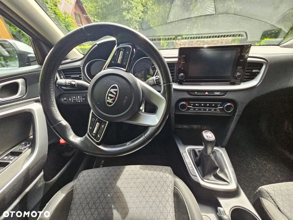 Kia Ceed 1.6 CRDi mHEV L - 2