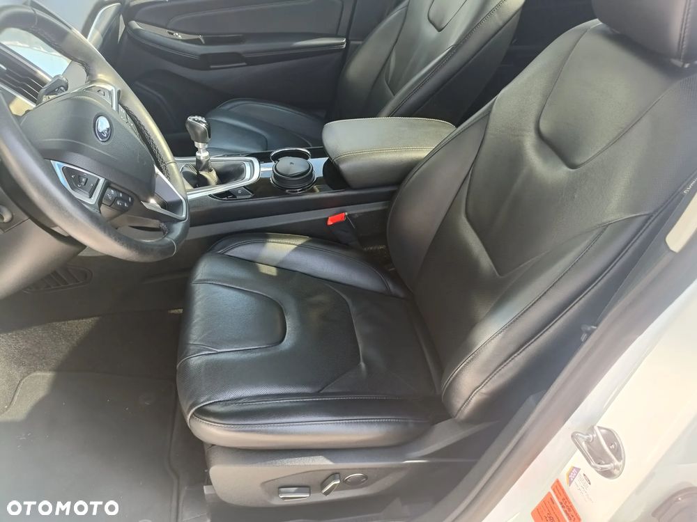 Ford Edge 2.0 TDCi 4x4 Titanium - 24