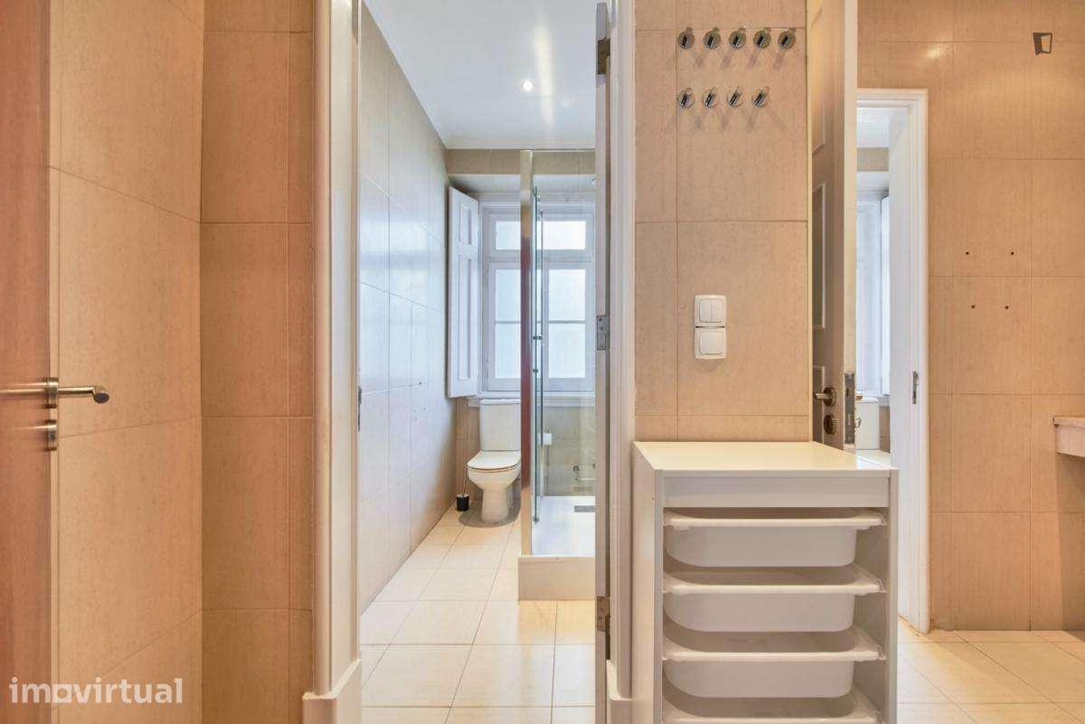 Quarto - localizado em Marquês de Pombal Lisbon - Grande imagem: 4/60