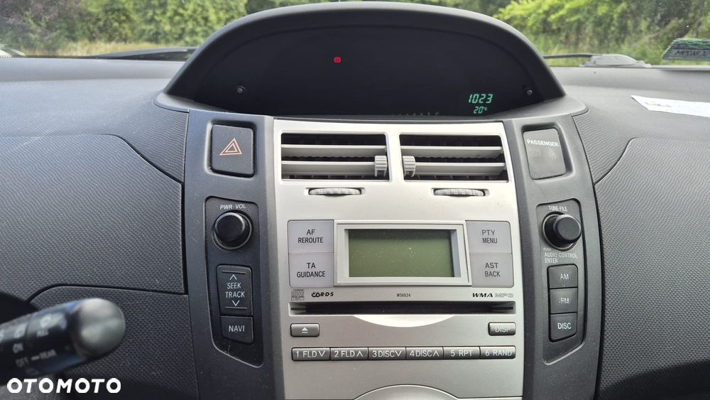 Toyota Yaris - 7