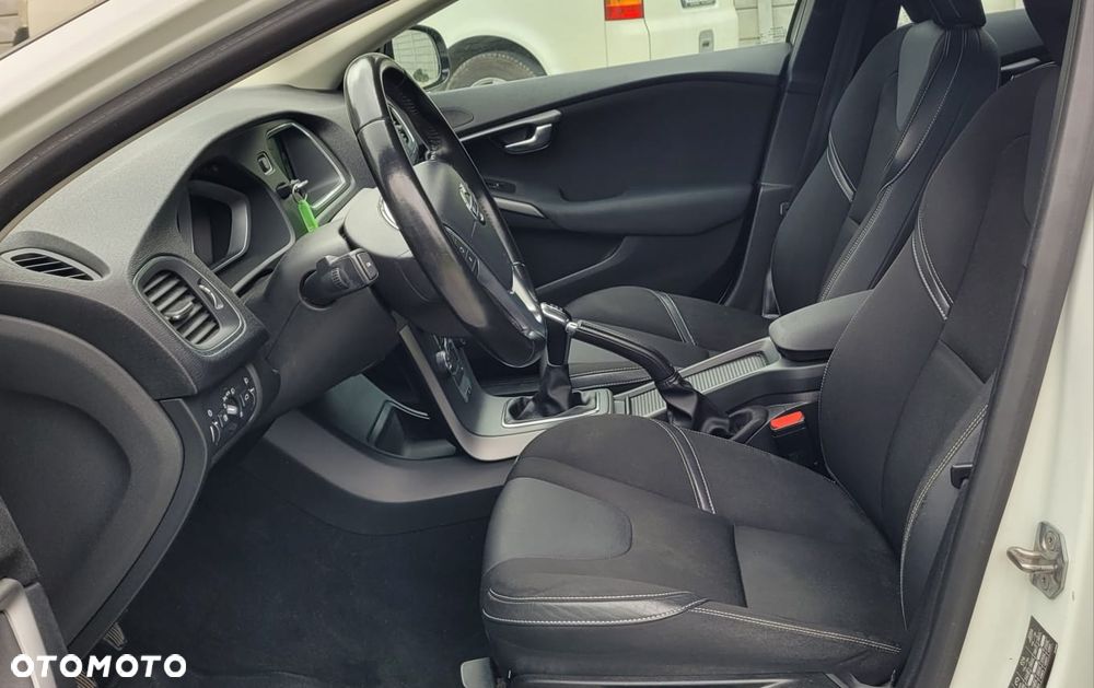 Volvo V40 - 20