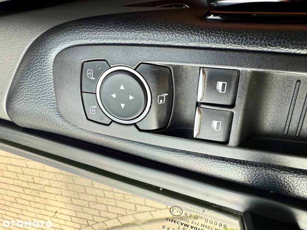 Ford Tourneo Custom 2.0 EcoBlue L1 Titanium - 31