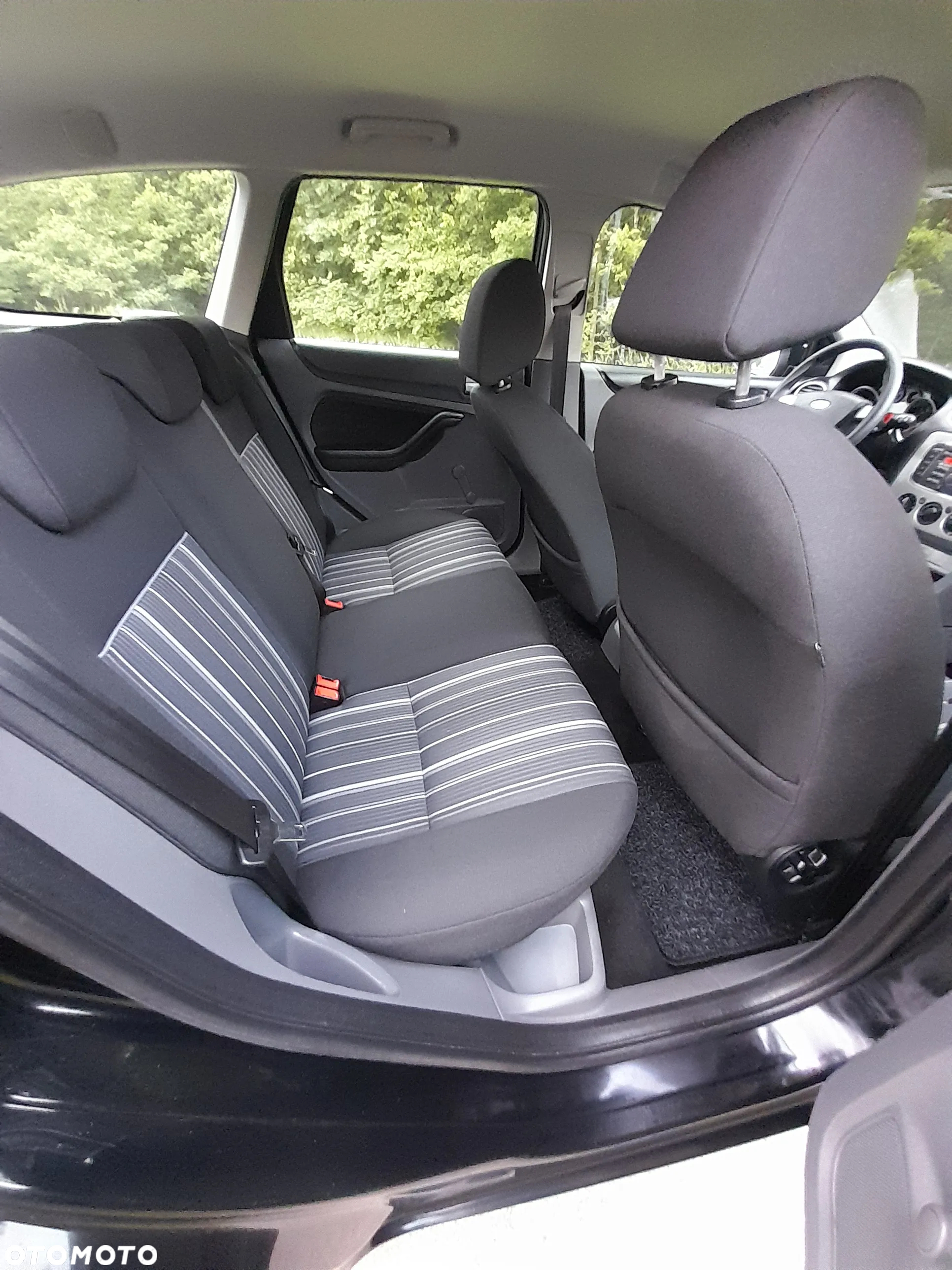 Ford Focus 1.4 16V Trend - 19