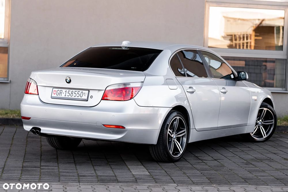 BMW Seria 5 525xi - 9