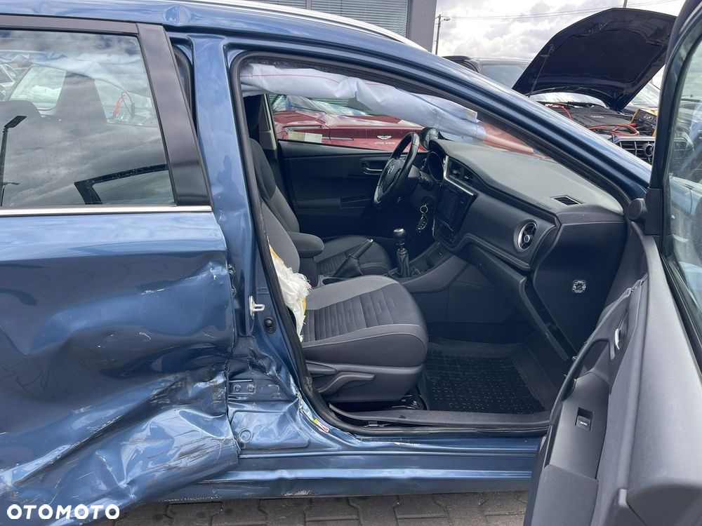 Toyota Auris 1.6 Comfort - 5