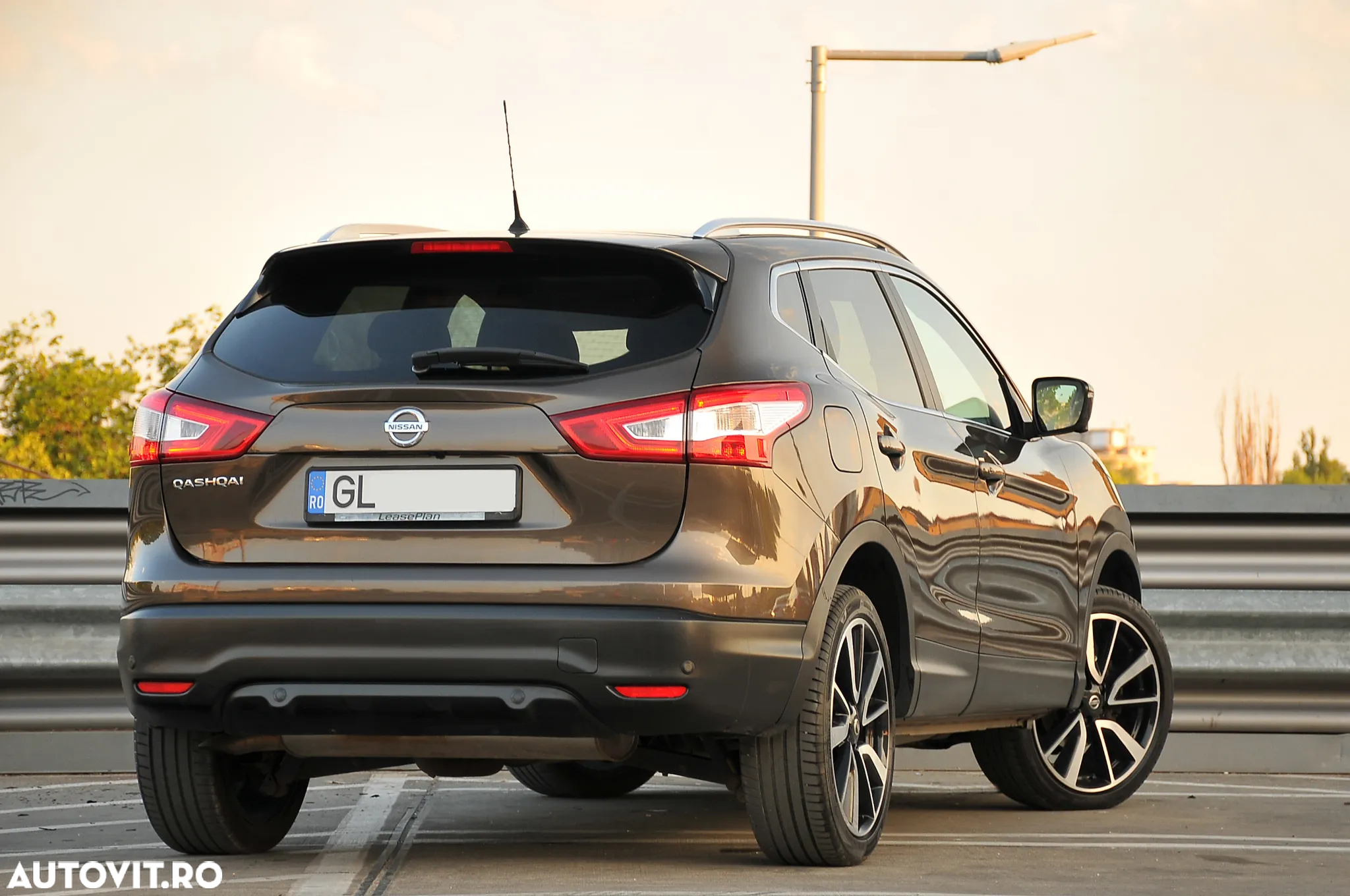 Nissan Qashqai 1.6 DIG-T TEKNA - 10