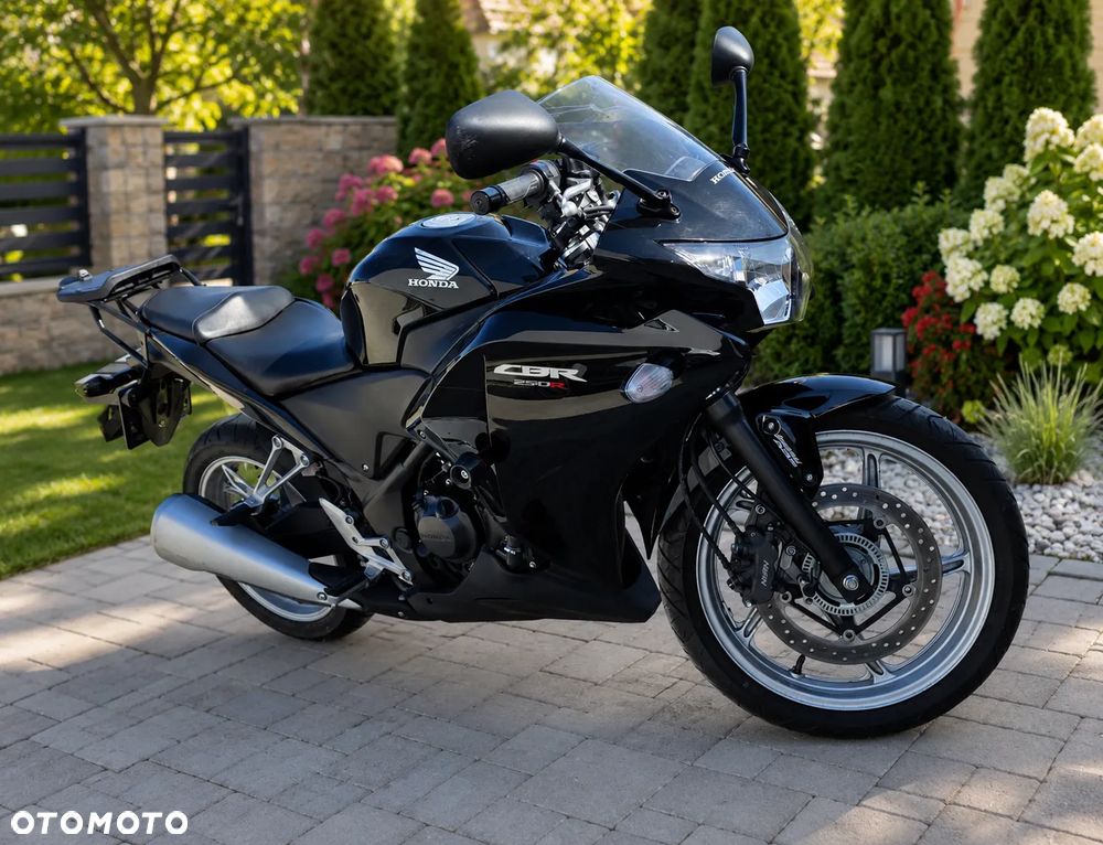 Honda CBR - 1