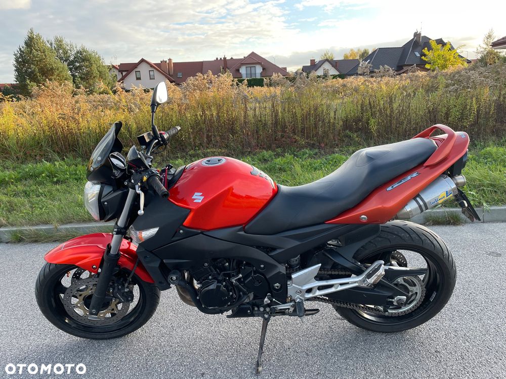 Suzuki GSR - 5