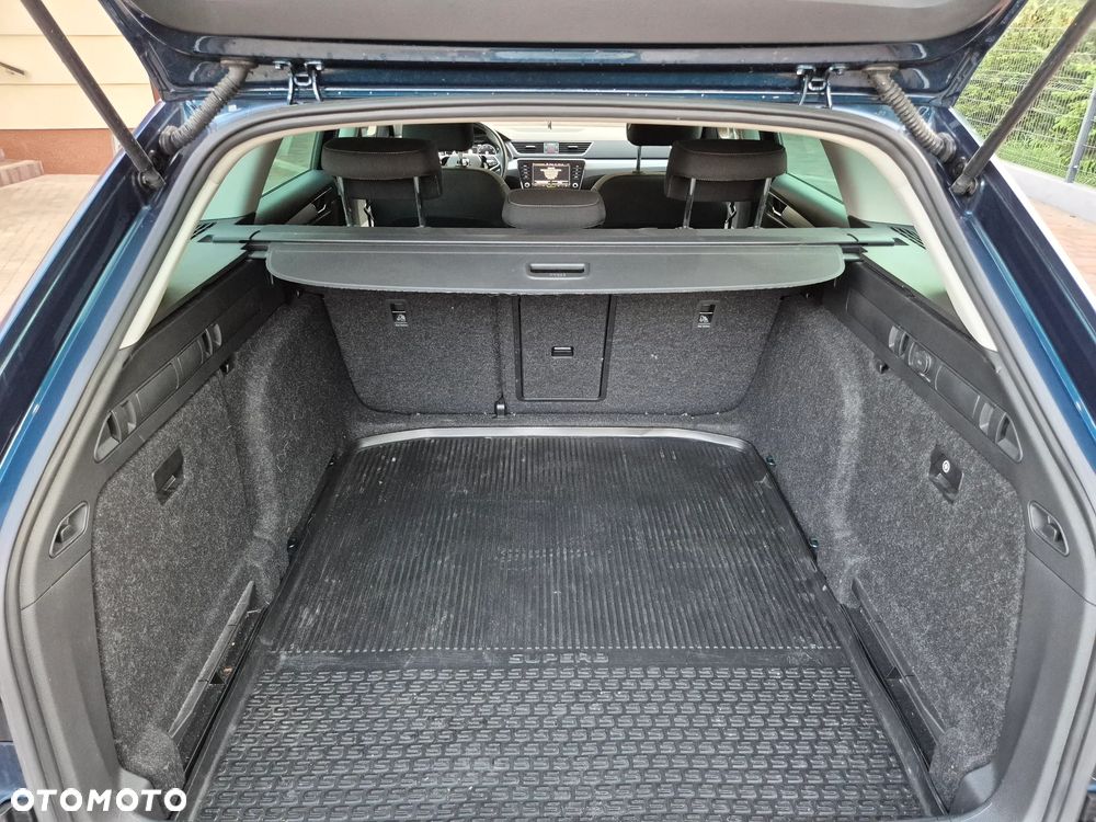 Skoda Superb 2.0 TDI SCR Ambition DSG - 18