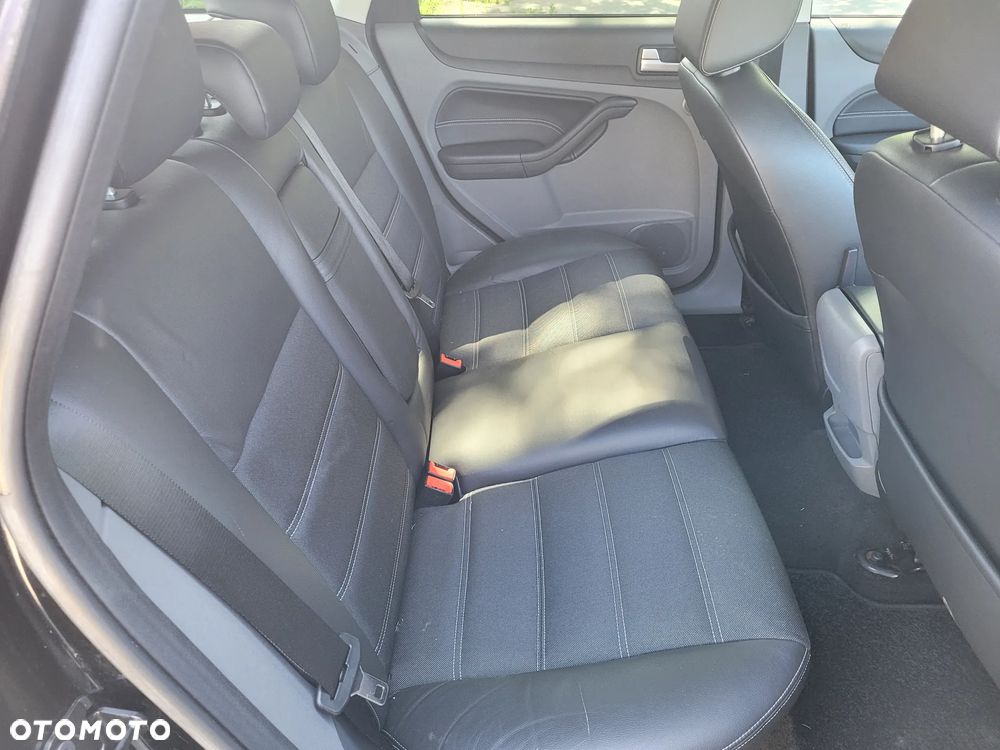 Ford Focus 2.0 TDCi DPF Style - 12