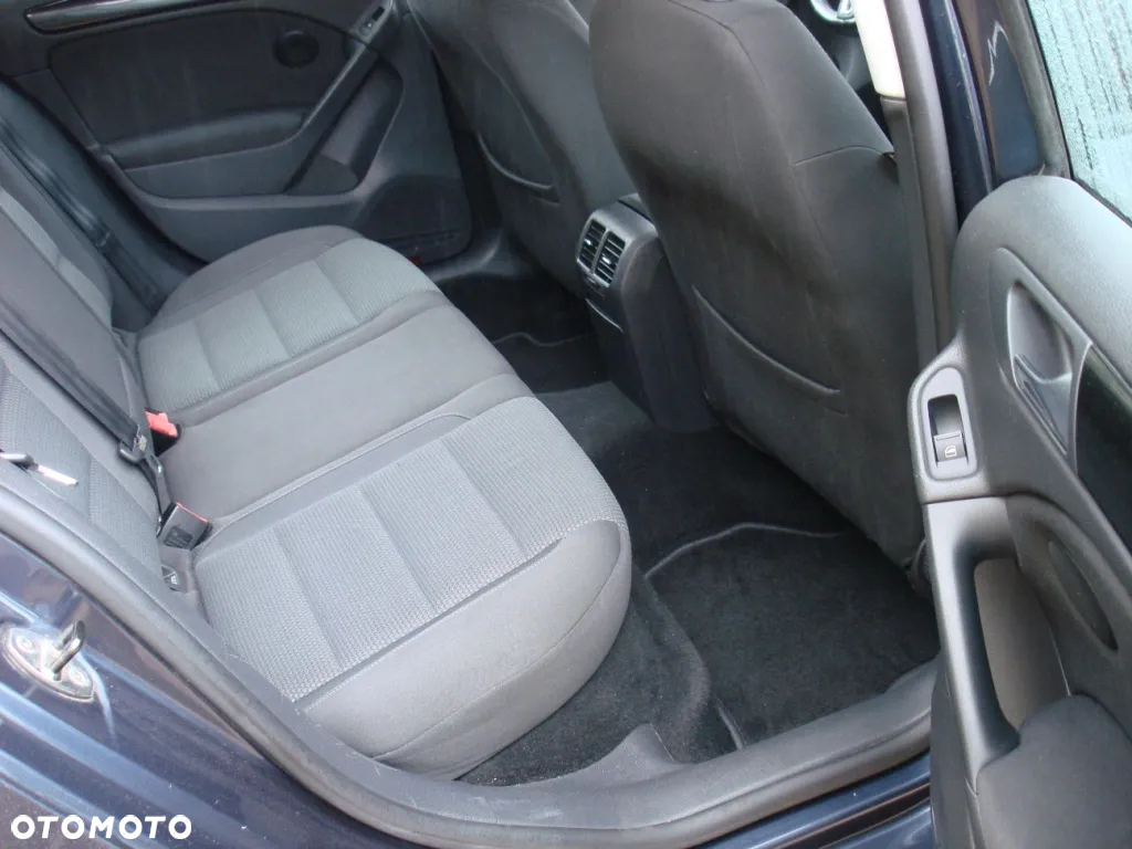 Volkswagen Golf 1.6 Comfortline - 15