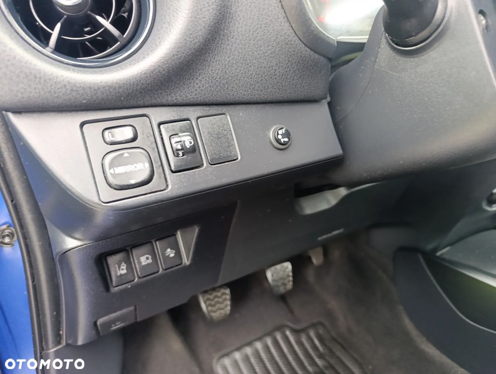 Toyota Yaris - 14