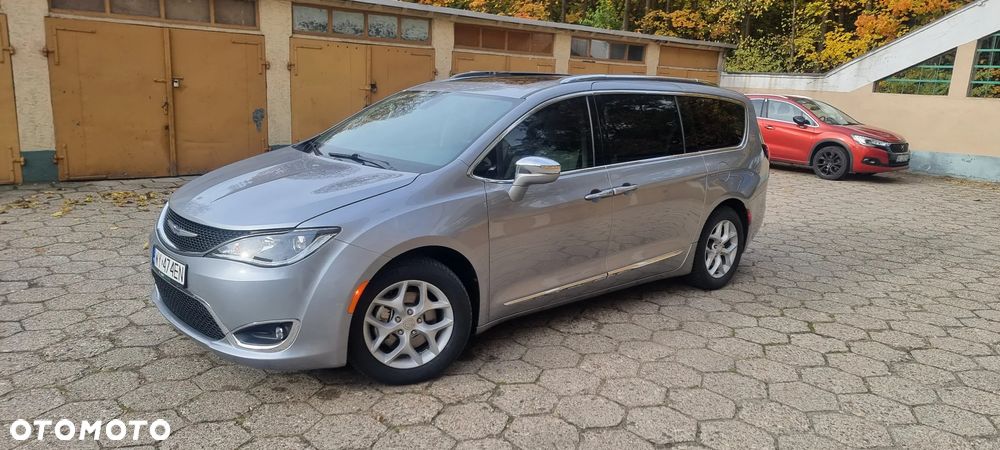 Chrysler Pacifica - 8