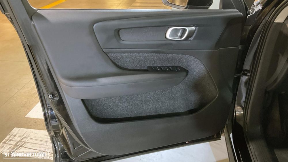Volvo XC 40 1.5 T2 Momentum Core - 11