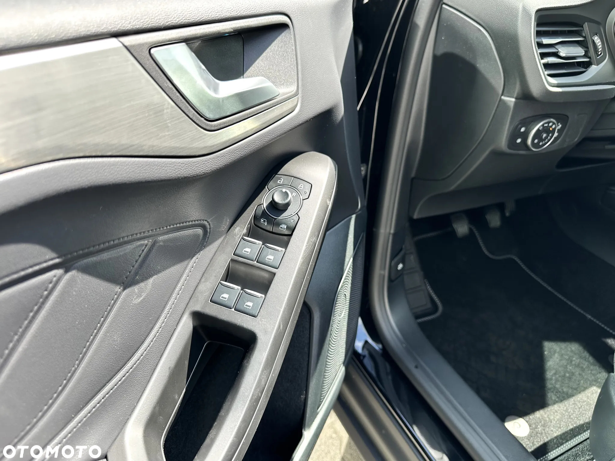 Ford Focus 1.0 EcoBoost Titanium X - 10