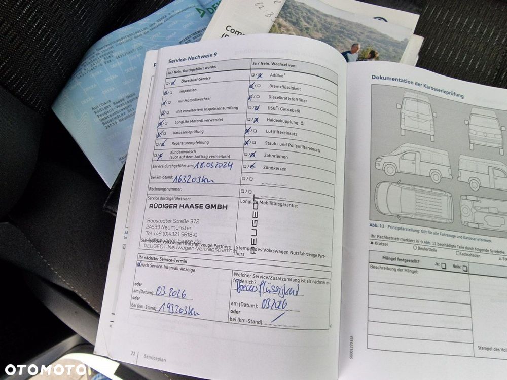 Volkswagen Multivan - 24