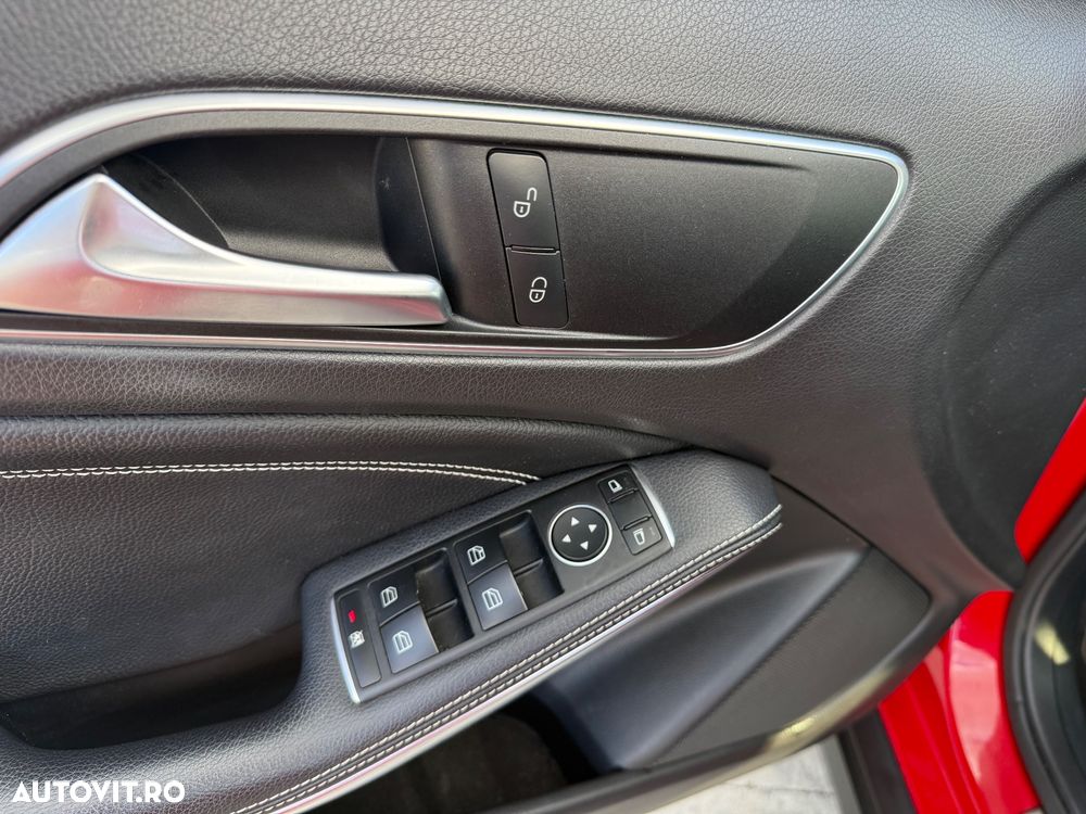 Mercedes-Benz GLA 200 d 4MATIC Aut. - 28