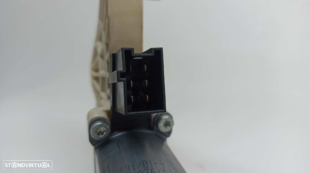 MOTOR ELEVADOR FRENTE ESQUERDO MERCEDES CLASE B (W245) 180 CDI (245.207) - 5