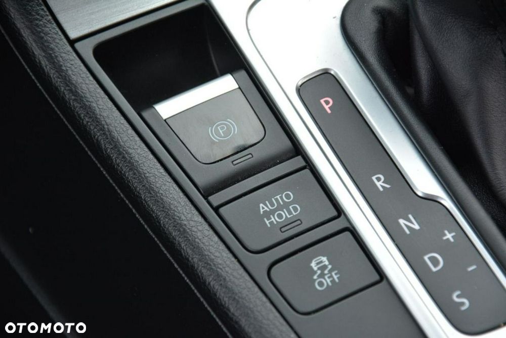 Volkswagen Passat - 28