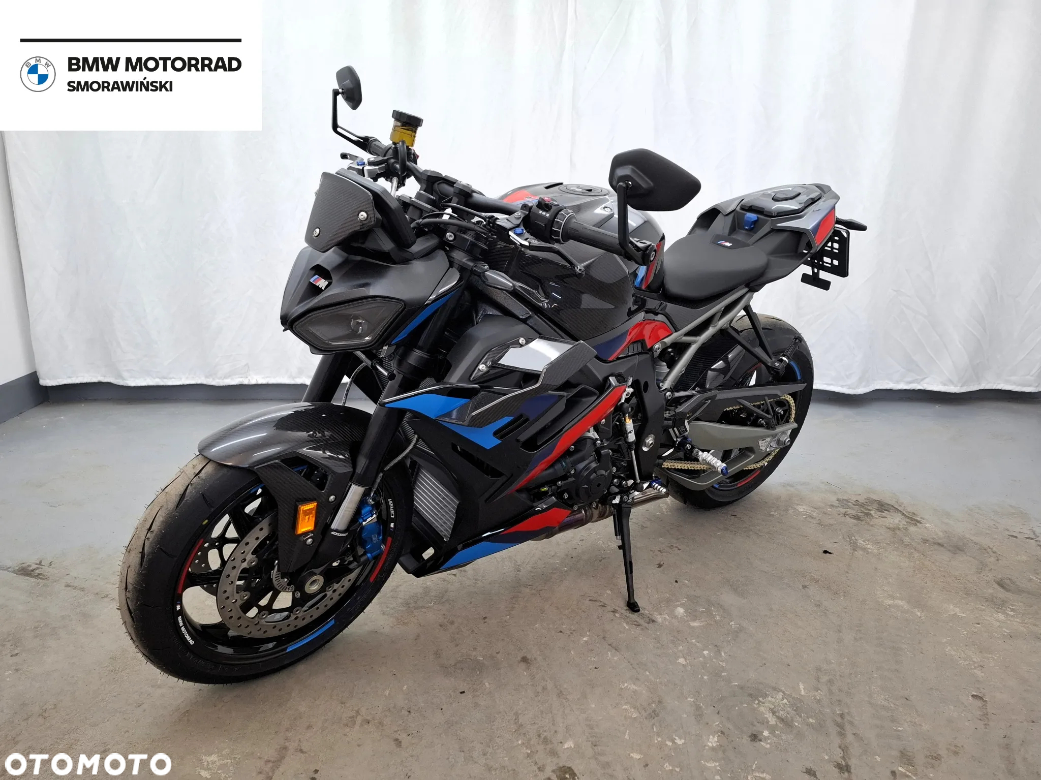 BMW S - 4