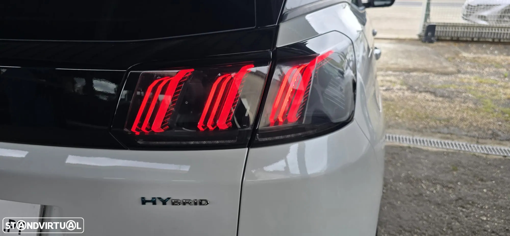 Peugeot 3008 1.6 Hybrid Allure Pack e-EAT8 - 42