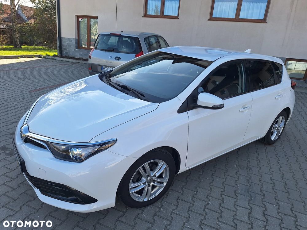 Toyota Auris 1.2 Turbo Design Edition - 34