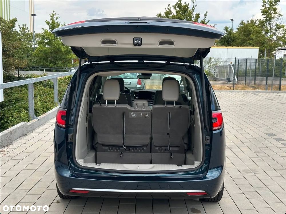 Chrysler Pacifica - 12