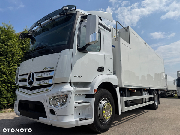 Mercedes-Benz ANTOS /1830/E 6/Chłodnia +Winda /18 Palet / Niski Przebieg122 Tys Km!