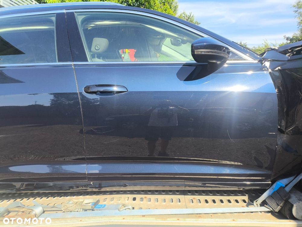 Na części Audi A6 C8 2.0 TDI LX5B drzwi zderzak klapa błotnik deska wyświetlacz fotel kanapa - 16