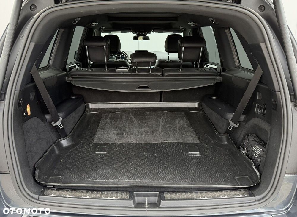 Mercedes-Benz GLS - 22