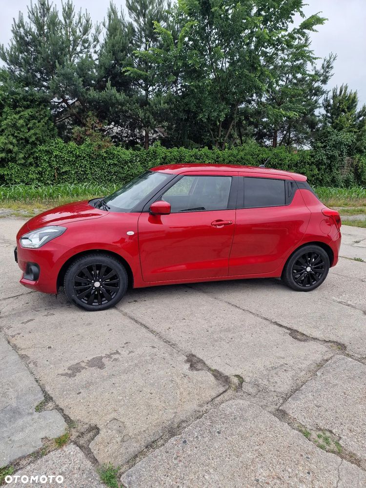 Suzuki Swift 1.2 Dualjet SHVS Premium Plus CVT - 4