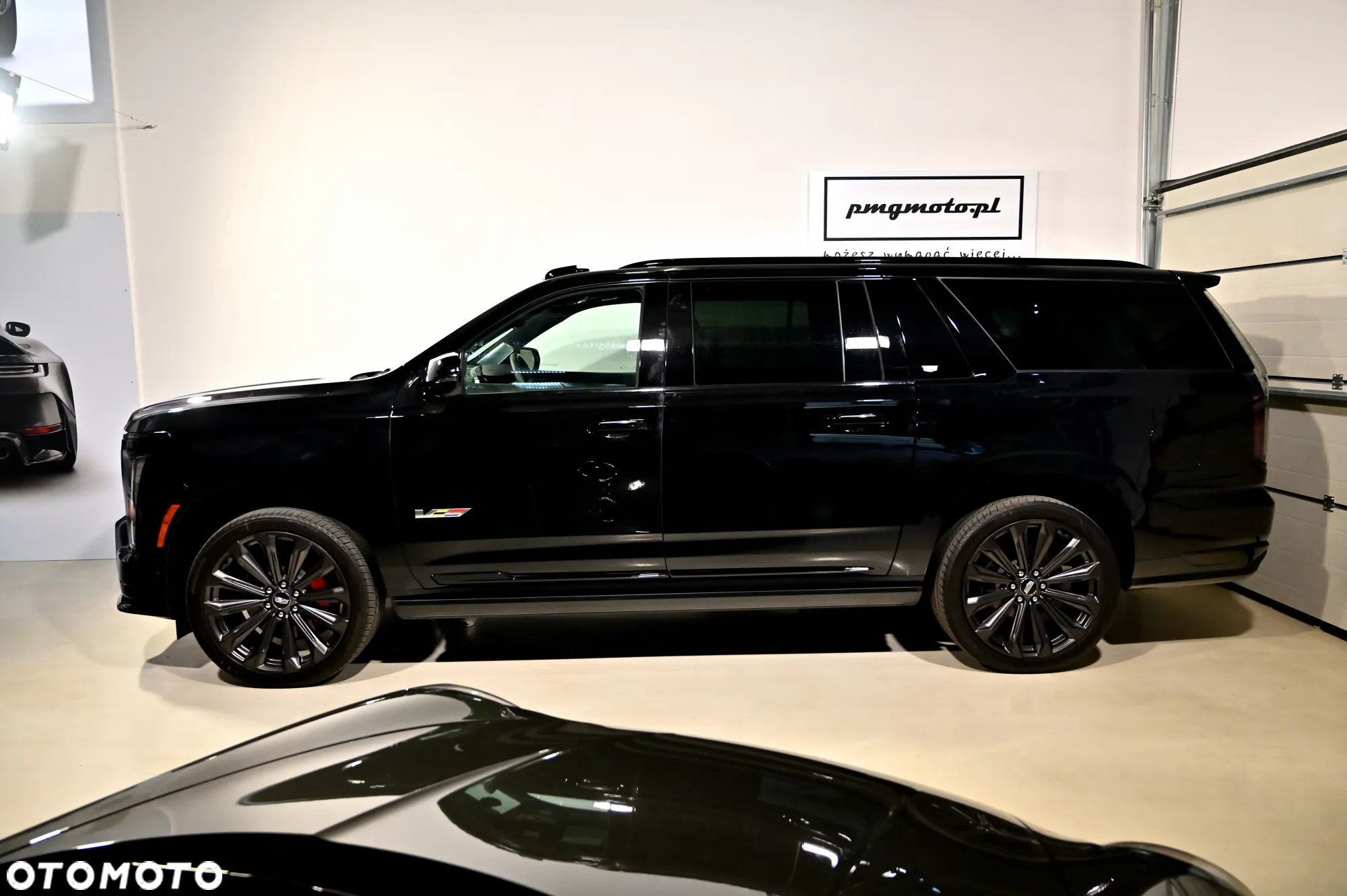 Cadillac Escalade - 12