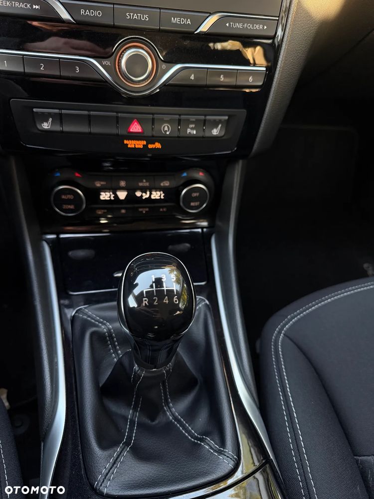 Infiniti Q30 1.5d Premium Tech Gallery White - 18