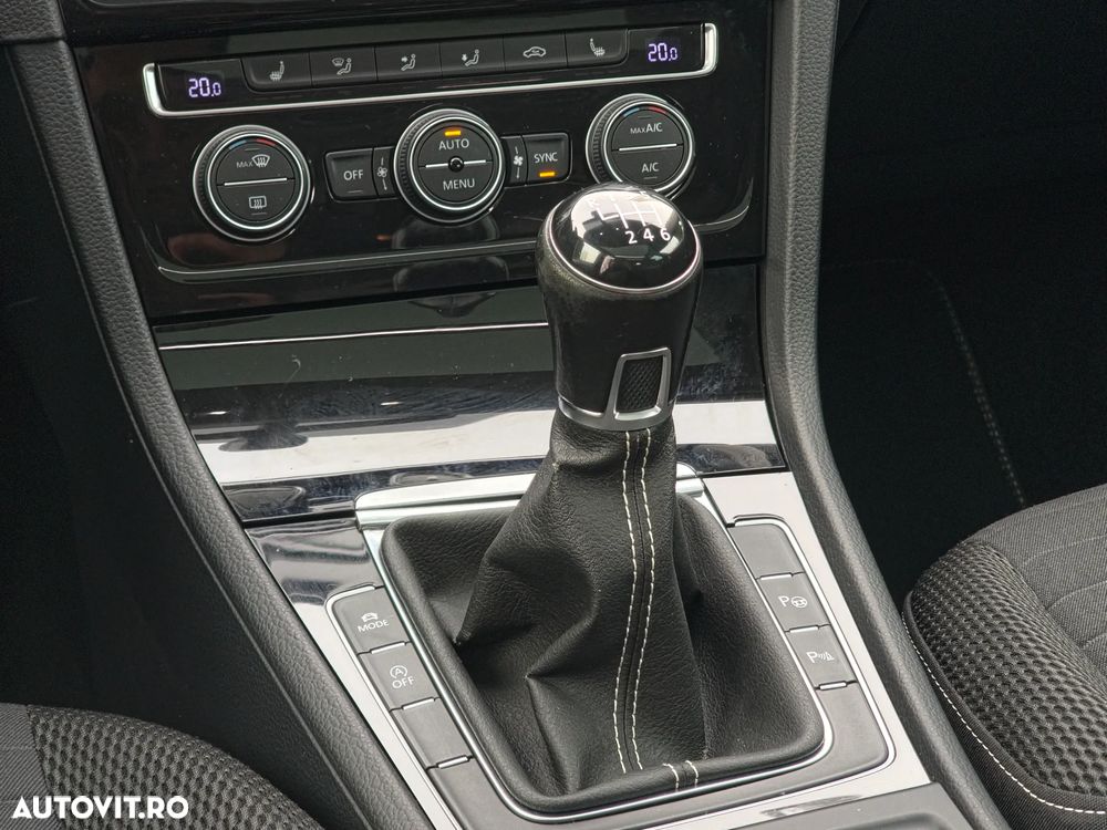 Volkswagen Golf 2.0 TDI BlueMotion Technology Cup - 28