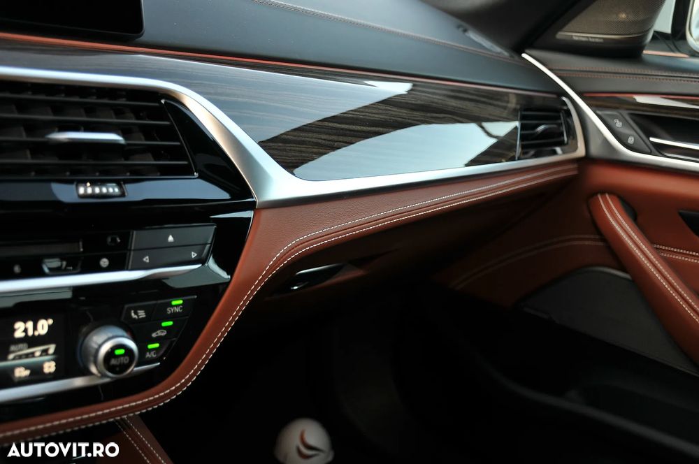 BMW Seria 5 520d AT - 36