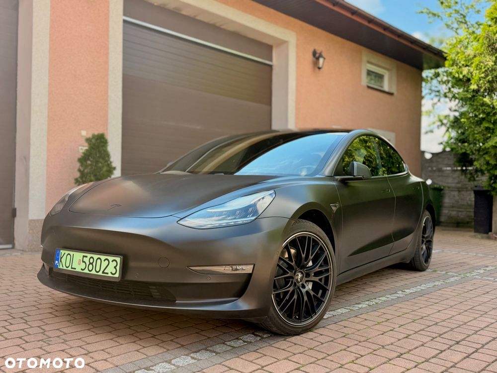 Tesla Model 3 - 4