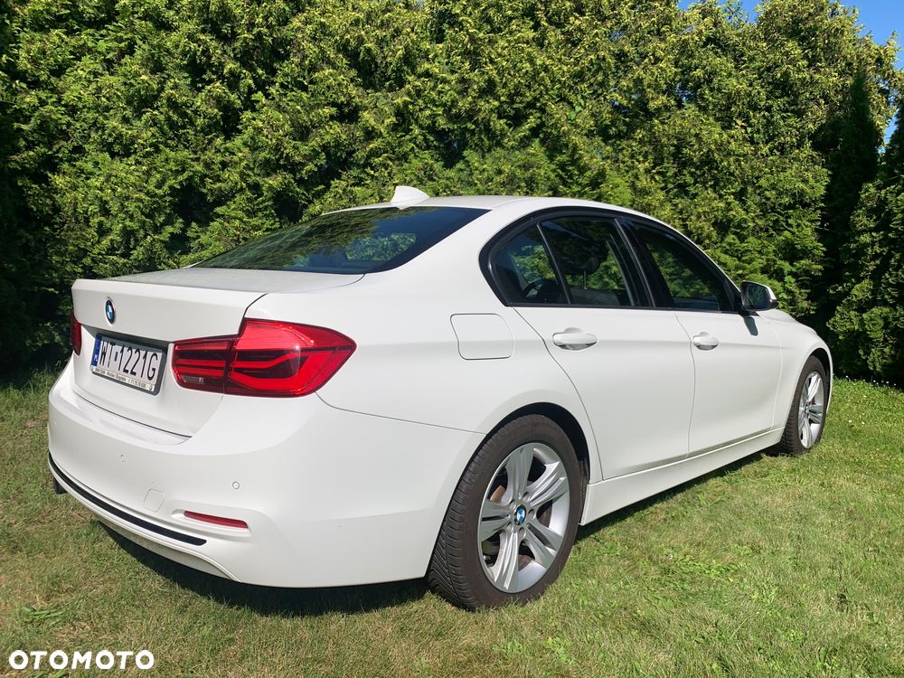 BMW Seria 3 318i - 12