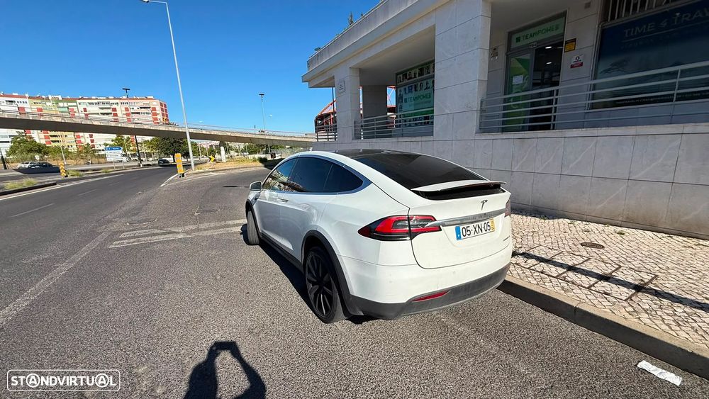 Tesla Model X - 2