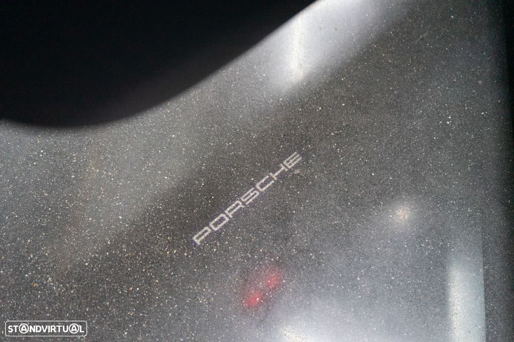 Porsche Taycan 4S - 26