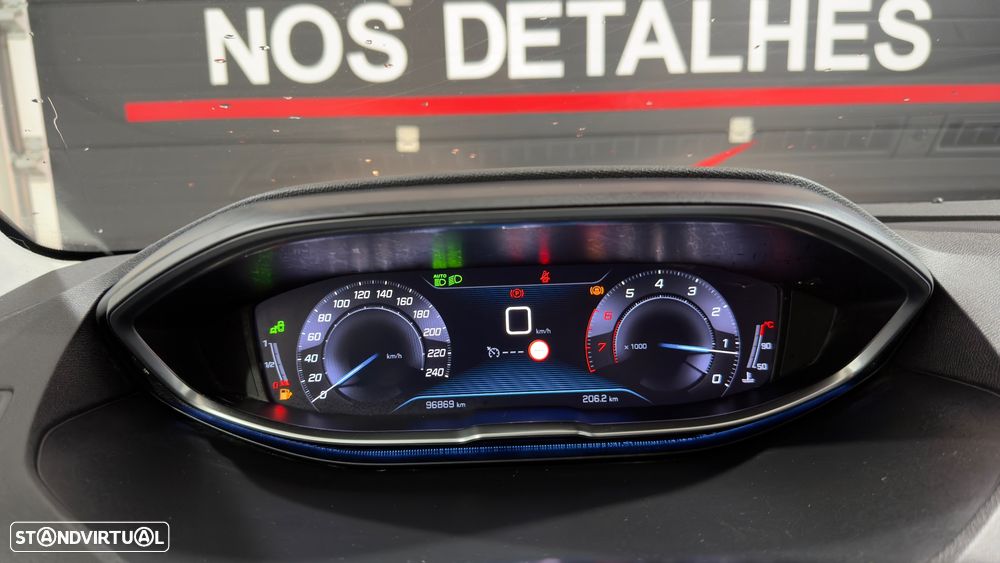 Peugeot 3008 PureTech 130 Stop & Start GPF Crossway - 21