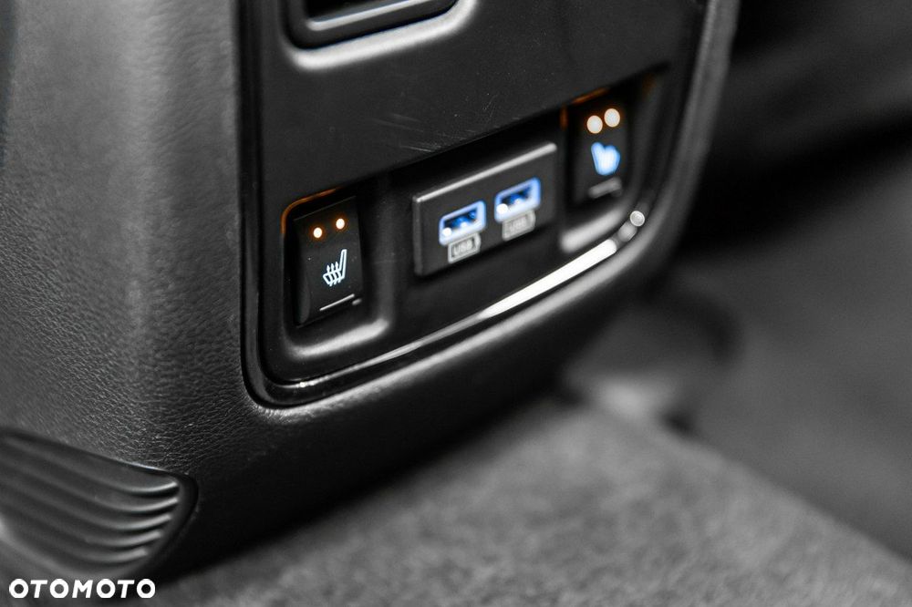 Jeep Grand Cherokee - 38