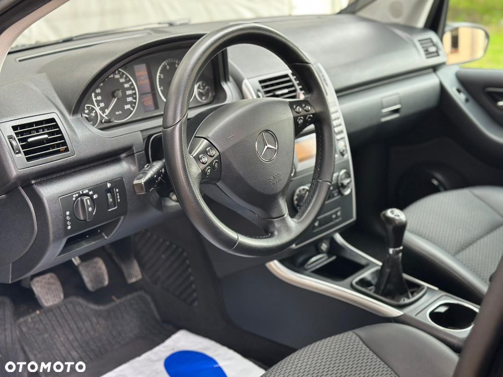 Mercedes-Benz Klasa A 160 BlueEFFICIENCY Avantgarde - 28