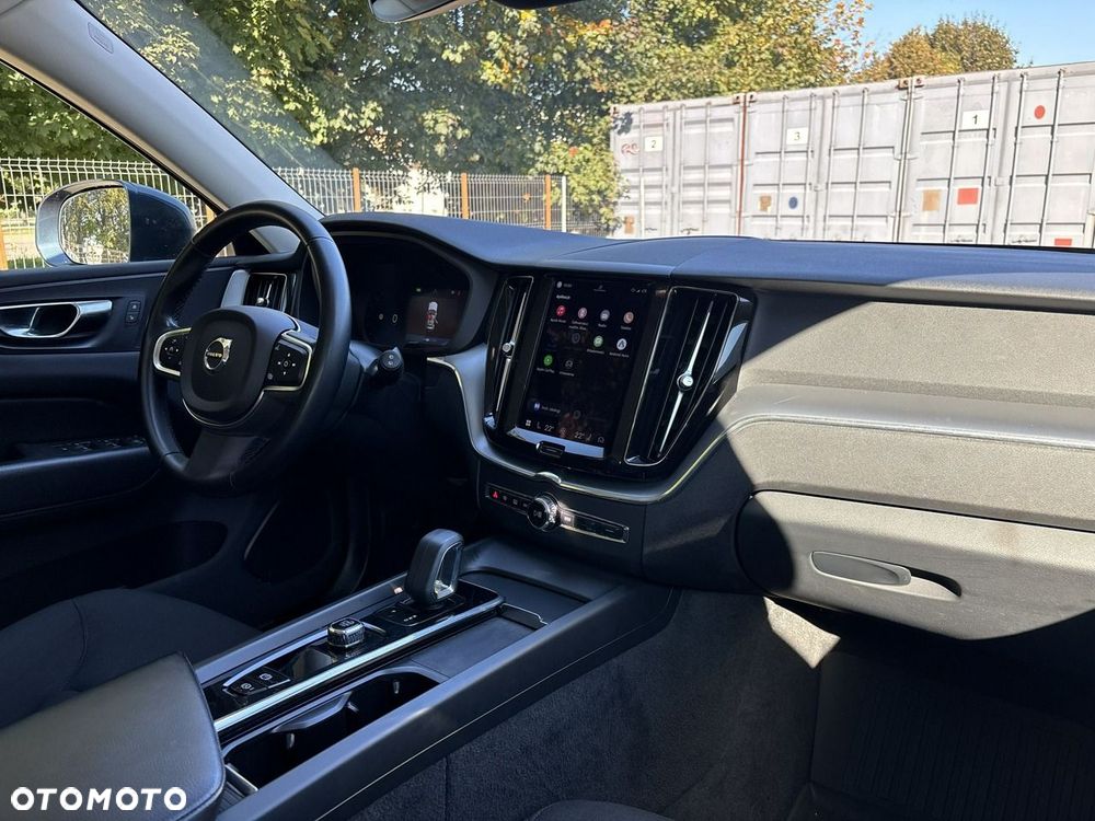 Volvo XC 60 B4 B Geartronic Momentum Pro - 14