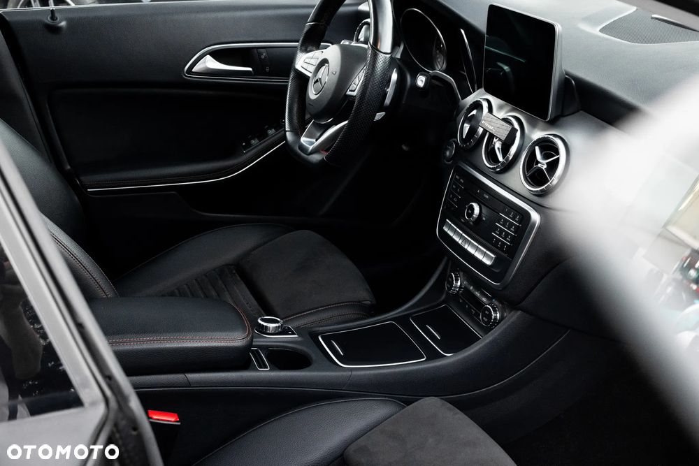 Mercedes-Benz CLA 200 d 7G-DCT AMG Line - 24