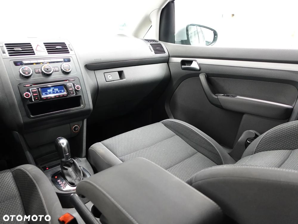 Volkswagen Touran 1.6 TDI DPF BlueMotion Technology DSG Comfortline - 34