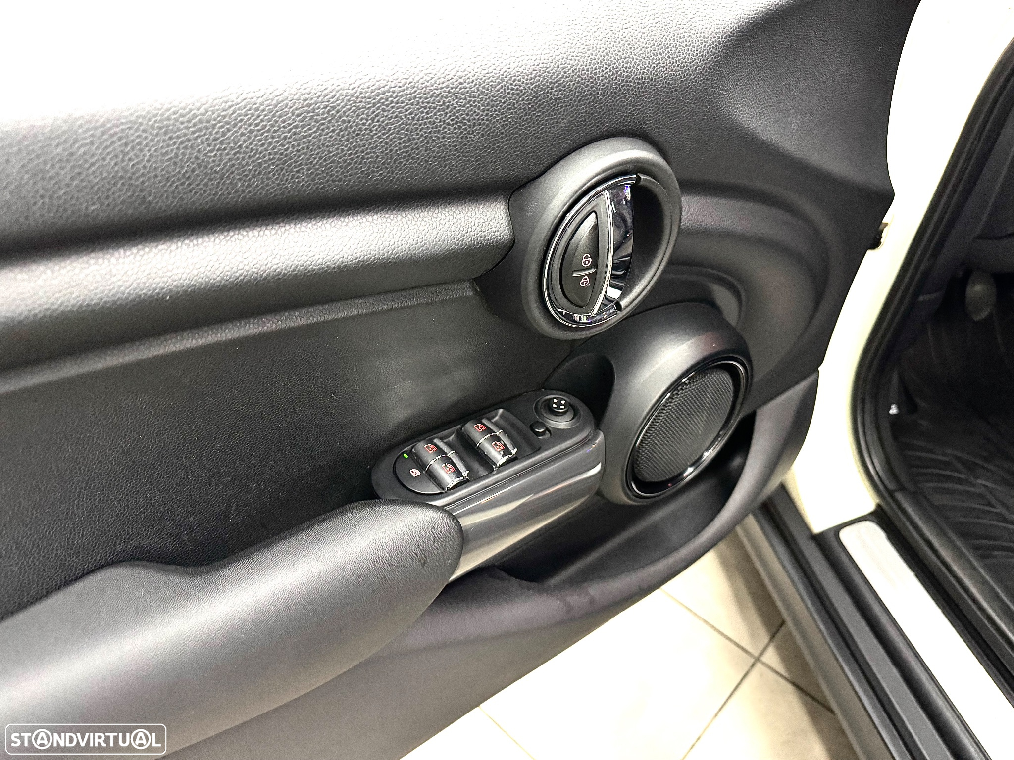 MINI 5 Portas One - 13