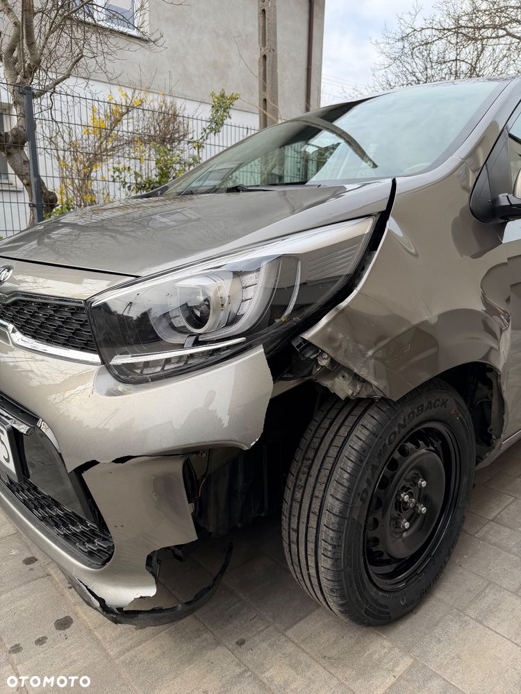 Kia Picanto 1.2 L - 6